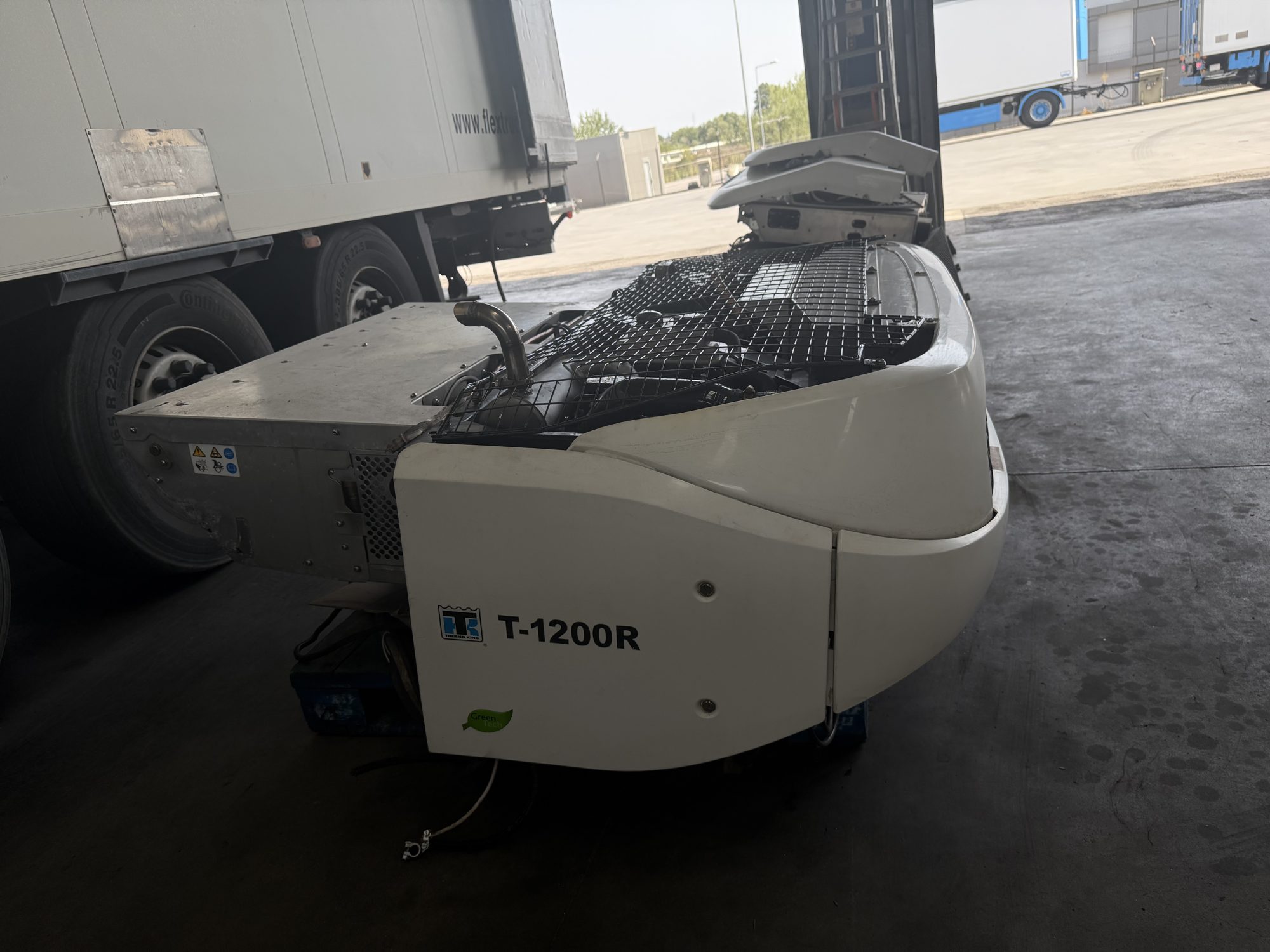 Thermo King T-1200 R (2017) used cooling unit